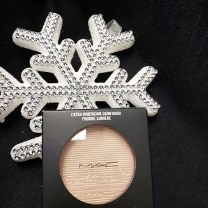 MAC ...makeup finisher